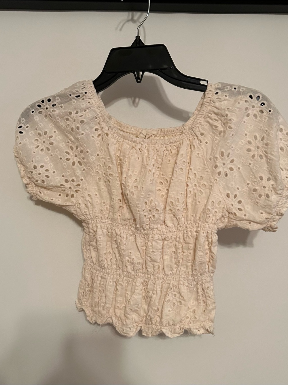 Jessica Simpson Cream Eyelet Puff Sleeve Crop Top